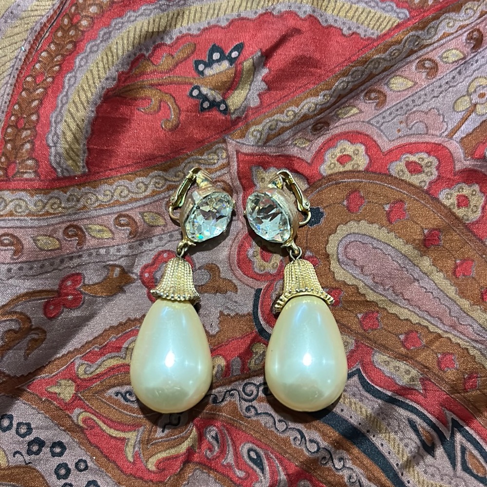 Vintage Pearl drop earrings